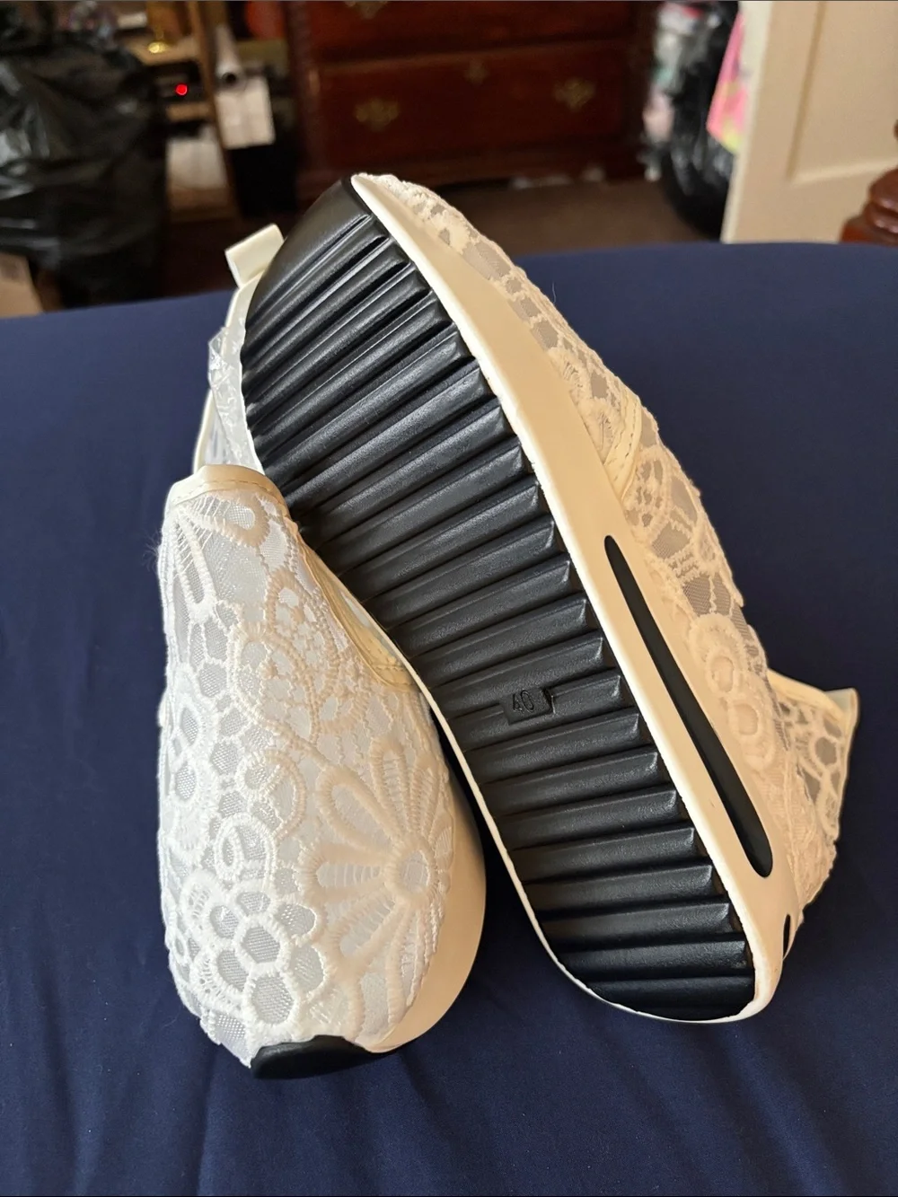 Source Unknown White Lace Wedge Slip-On Shoes